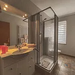 Restaurant & Ruessel - Pub Gæstehus