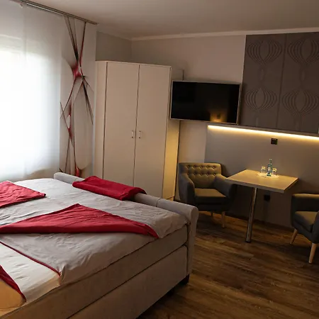 Restaurant & Ruessel - Pub Penzion Sangerhausen